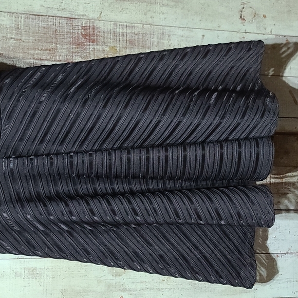 Venus black and lace dress - Picture 3 of 10